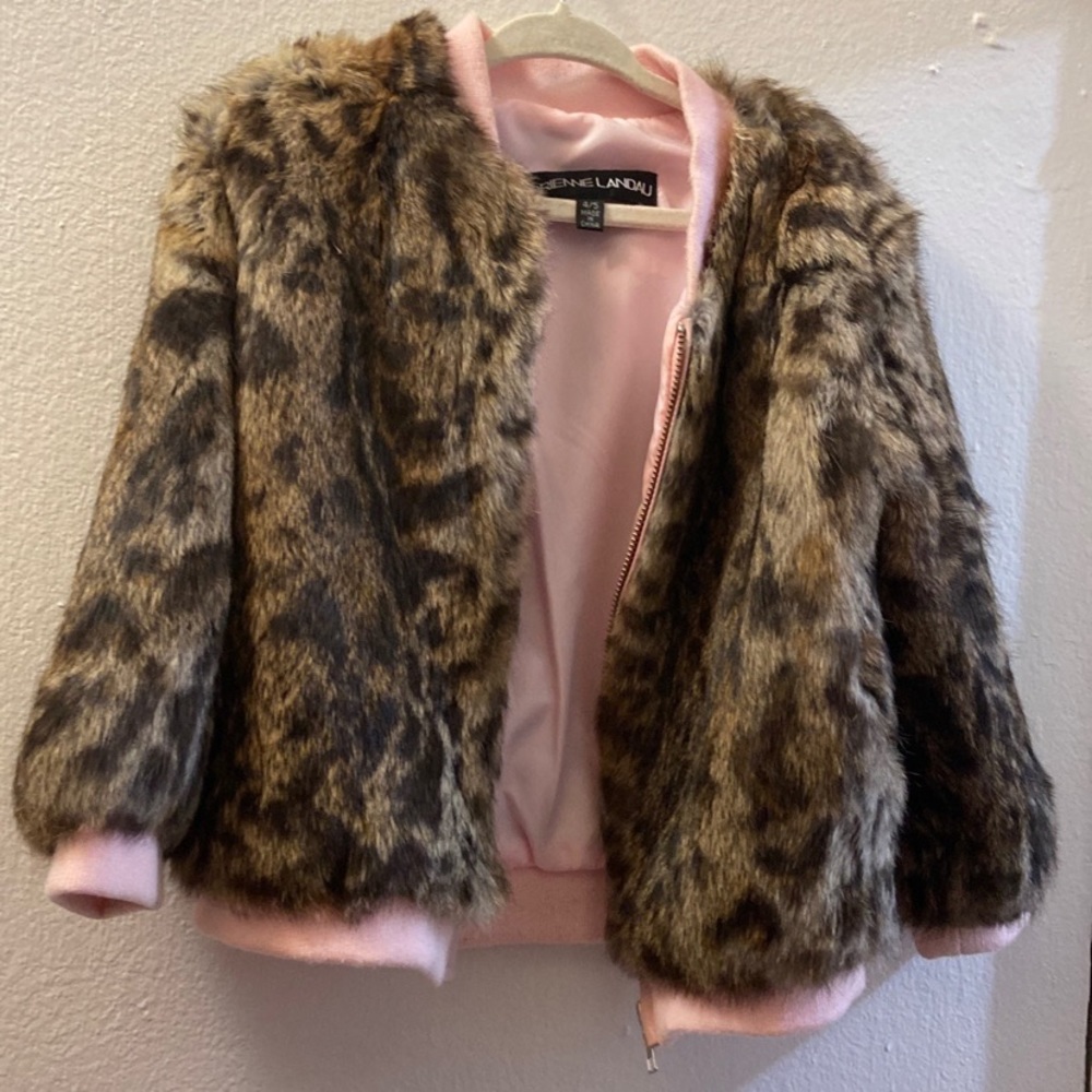 Adrienne Landau Kids Fur Coat.
Size 4/5 (runs small)